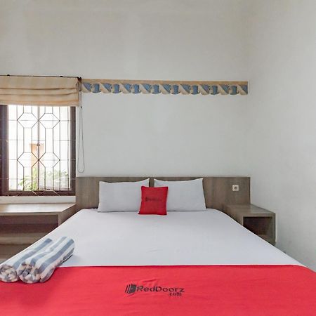 Reddoorz Near Taman Kota Lapang Merdeka Сукабуми Екстериор снимка