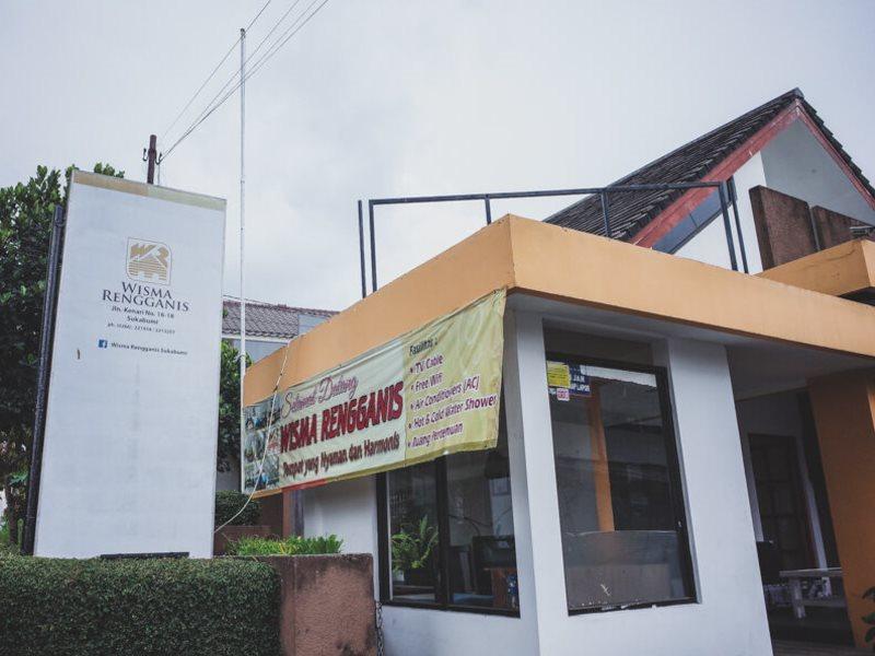 Reddoorz Near Taman Kota Lapang Merdeka Сукабуми Екстериор снимка