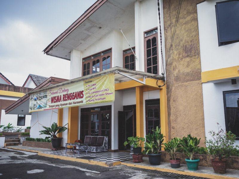 Reddoorz Near Taman Kota Lapang Merdeka Сукабуми Екстериор снимка