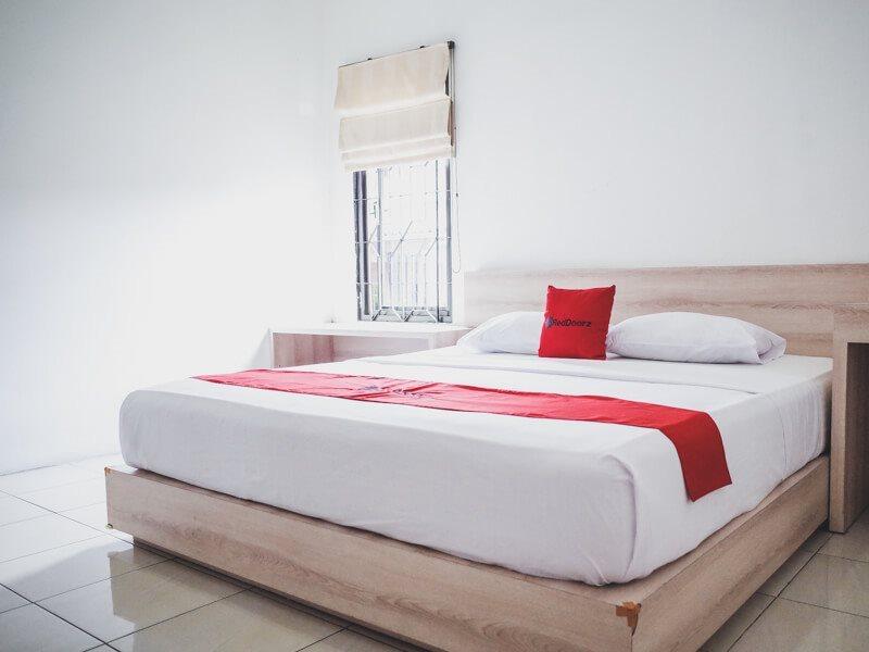 Reddoorz Near Taman Kota Lapang Merdeka Сукабуми Екстериор снимка