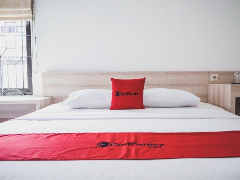 Reddoorz Near Taman Kota Lapang Merdeka Сукабуми Екстериор снимка