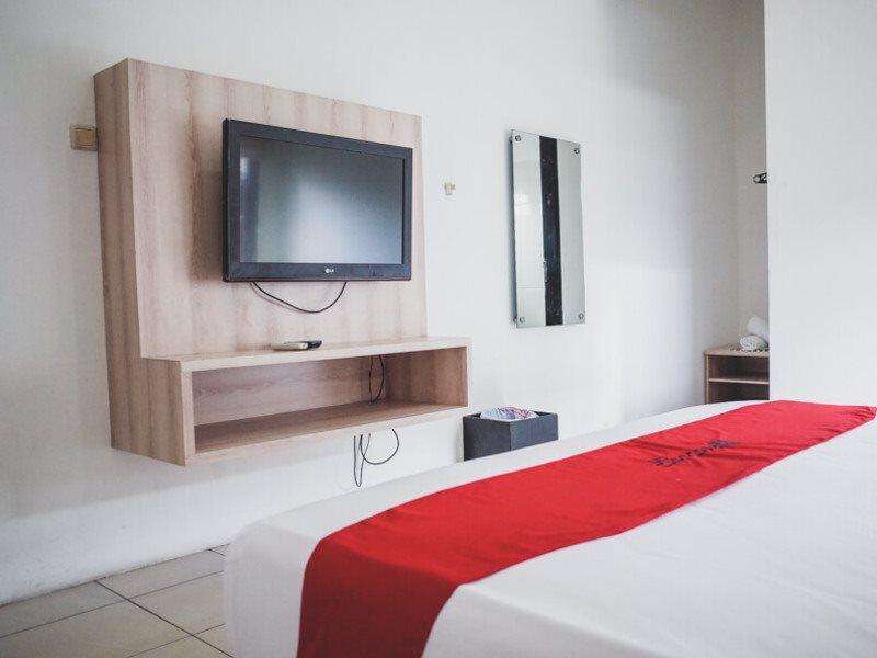 Reddoorz Near Taman Kota Lapang Merdeka Сукабуми Екстериор снимка
