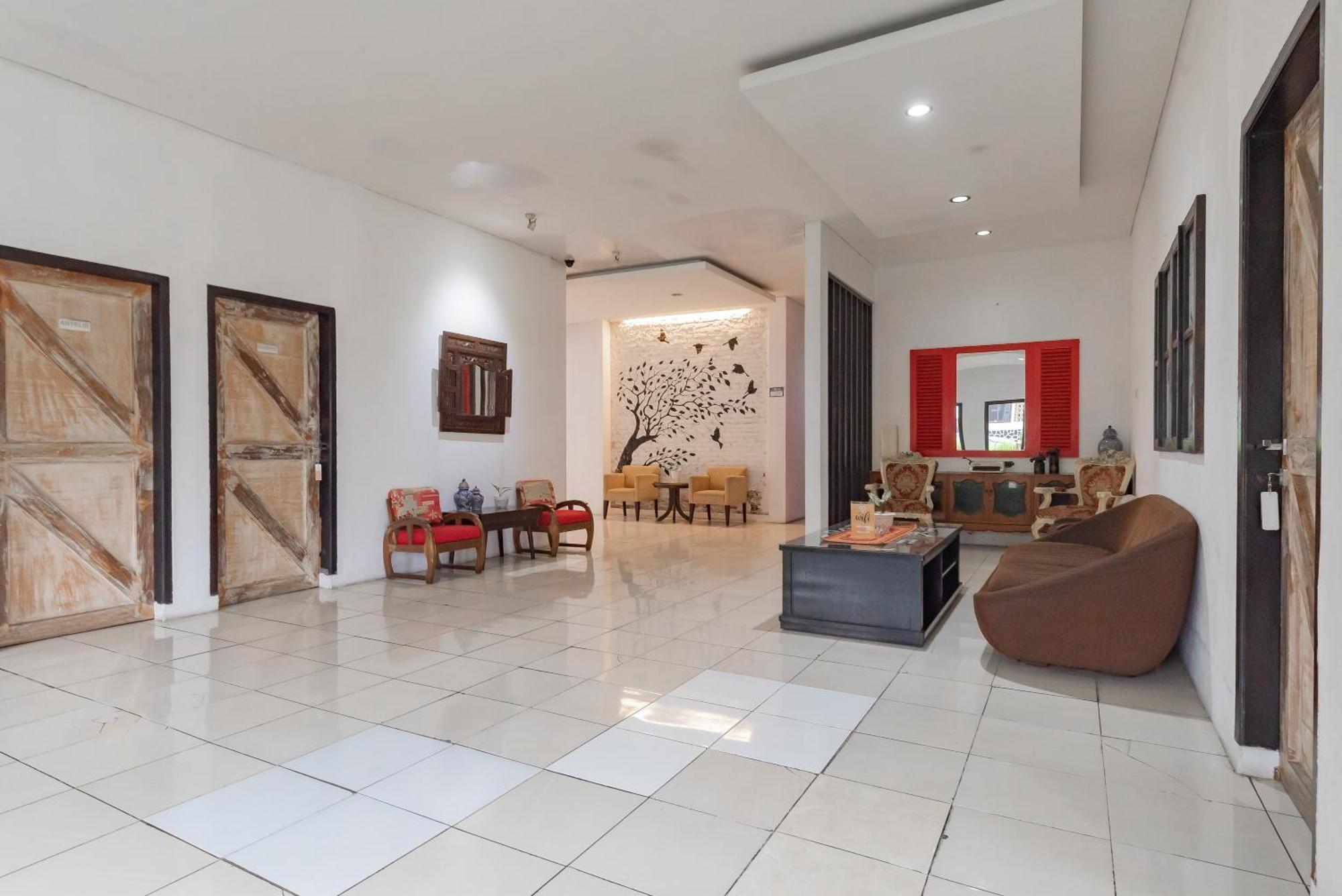 Reddoorz Near Taman Kota Lapang Merdeka Сукабуми Екстериор снимка
