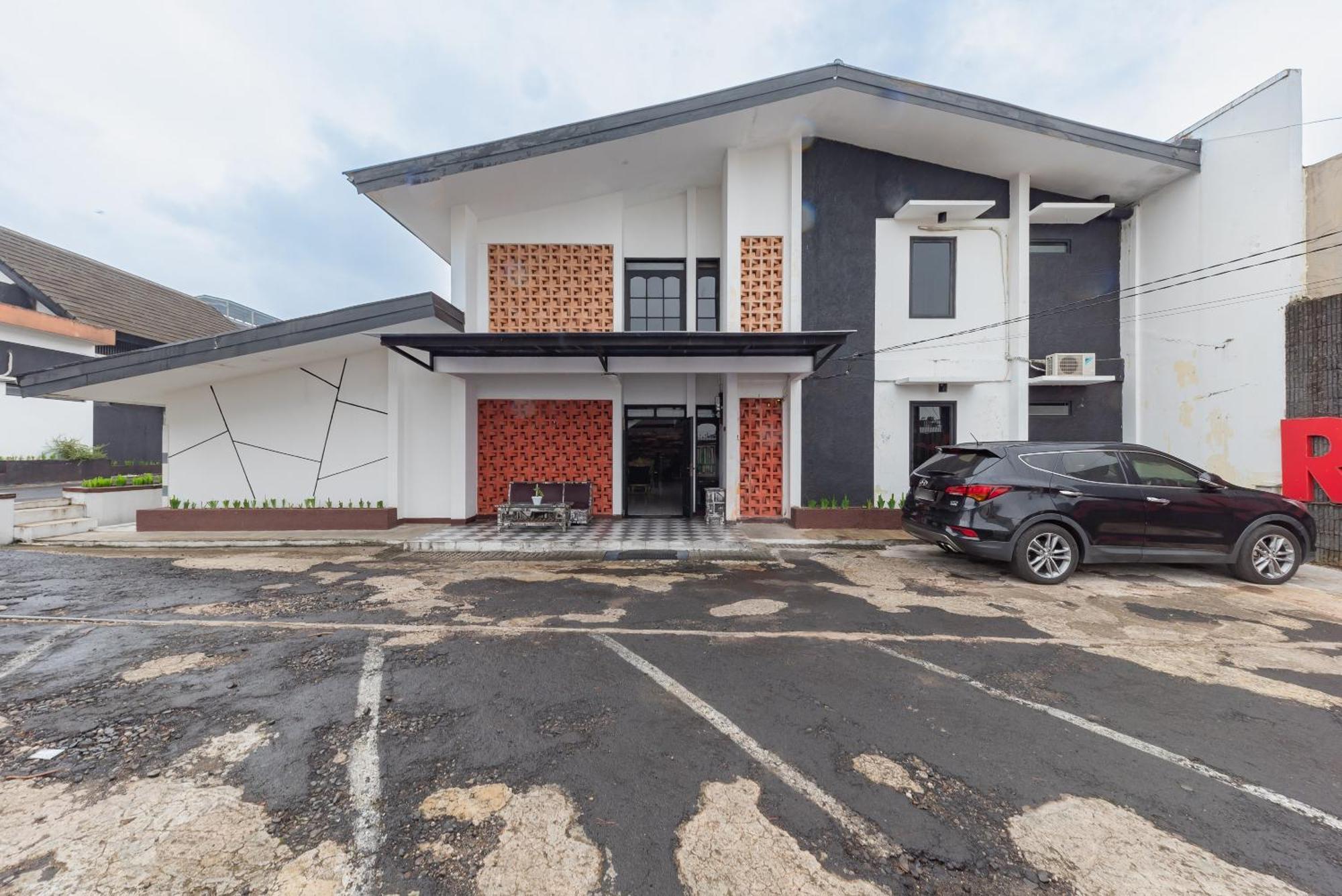 Reddoorz Near Taman Kota Lapang Merdeka Sukabumi Hotel Екстериор снимка