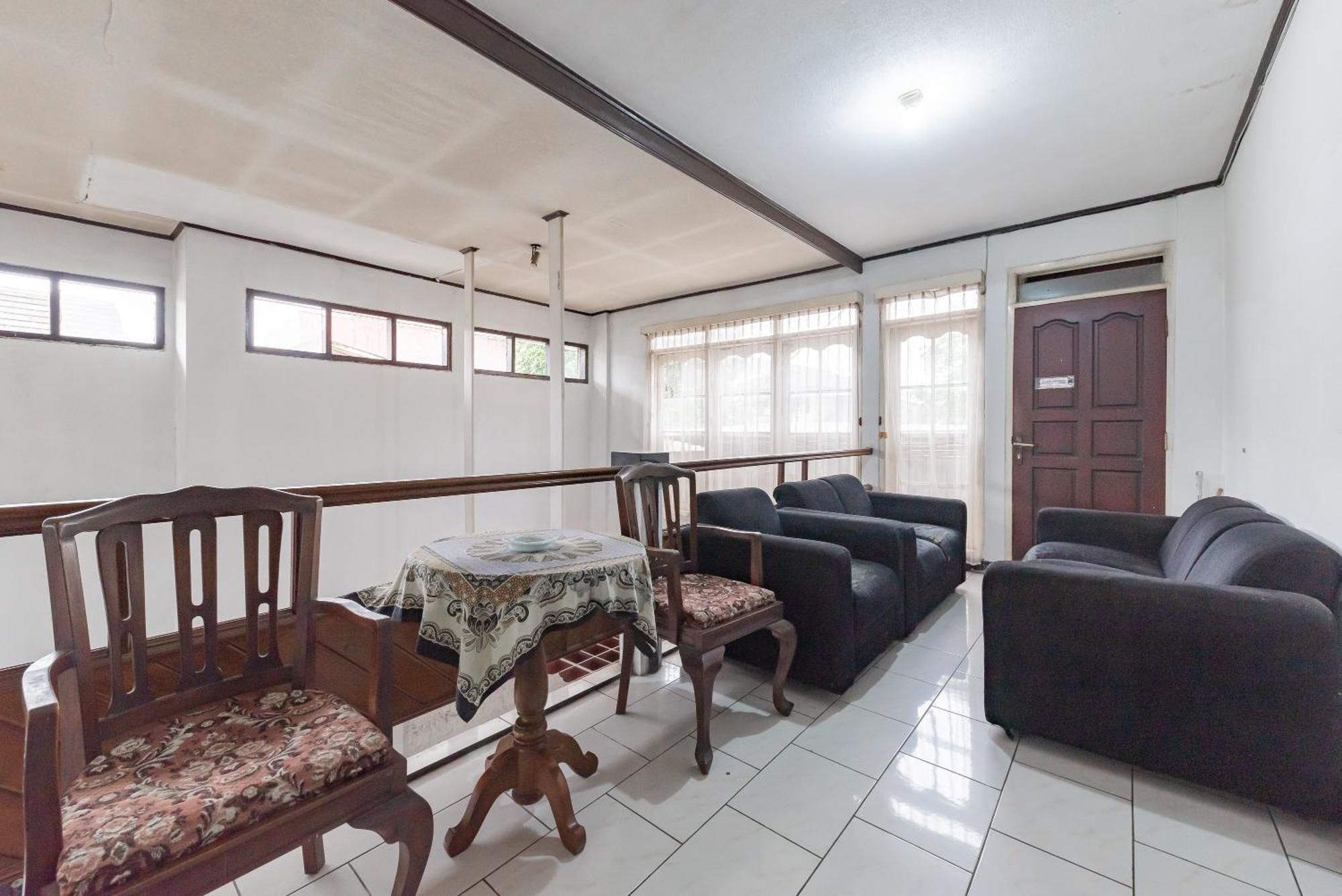 Reddoorz Near Taman Kota Lapang Merdeka Сукабуми Екстериор снимка