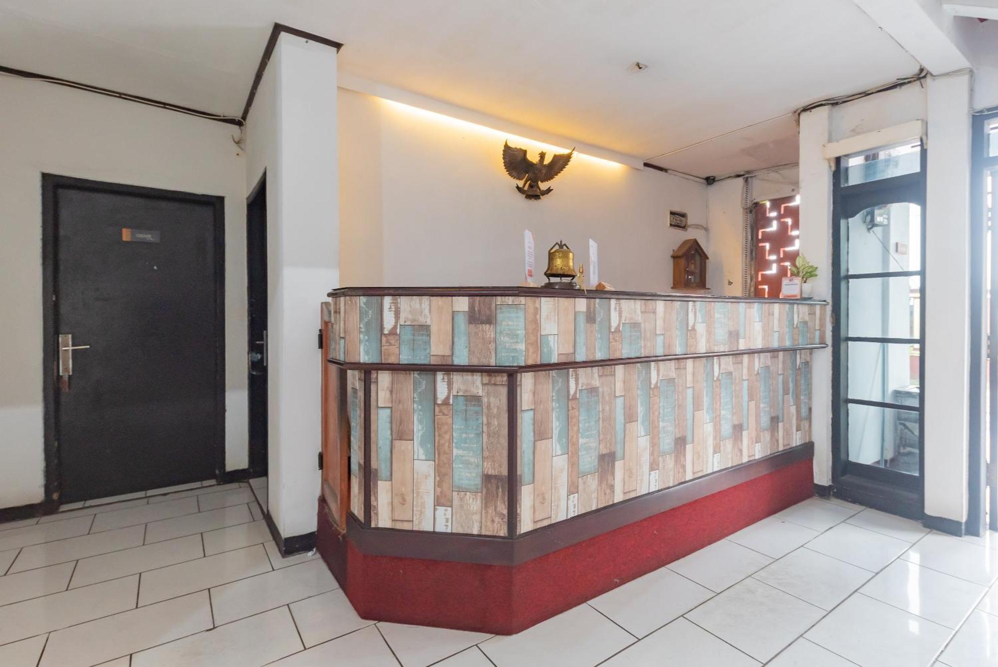 Reddoorz Near Taman Kota Lapang Merdeka Сукабуми Екстериор снимка