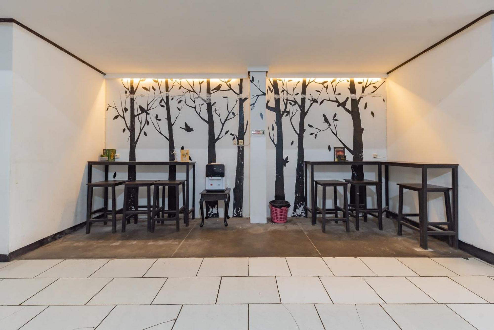 Reddoorz Near Taman Kota Lapang Merdeka Сукабуми Екстериор снимка