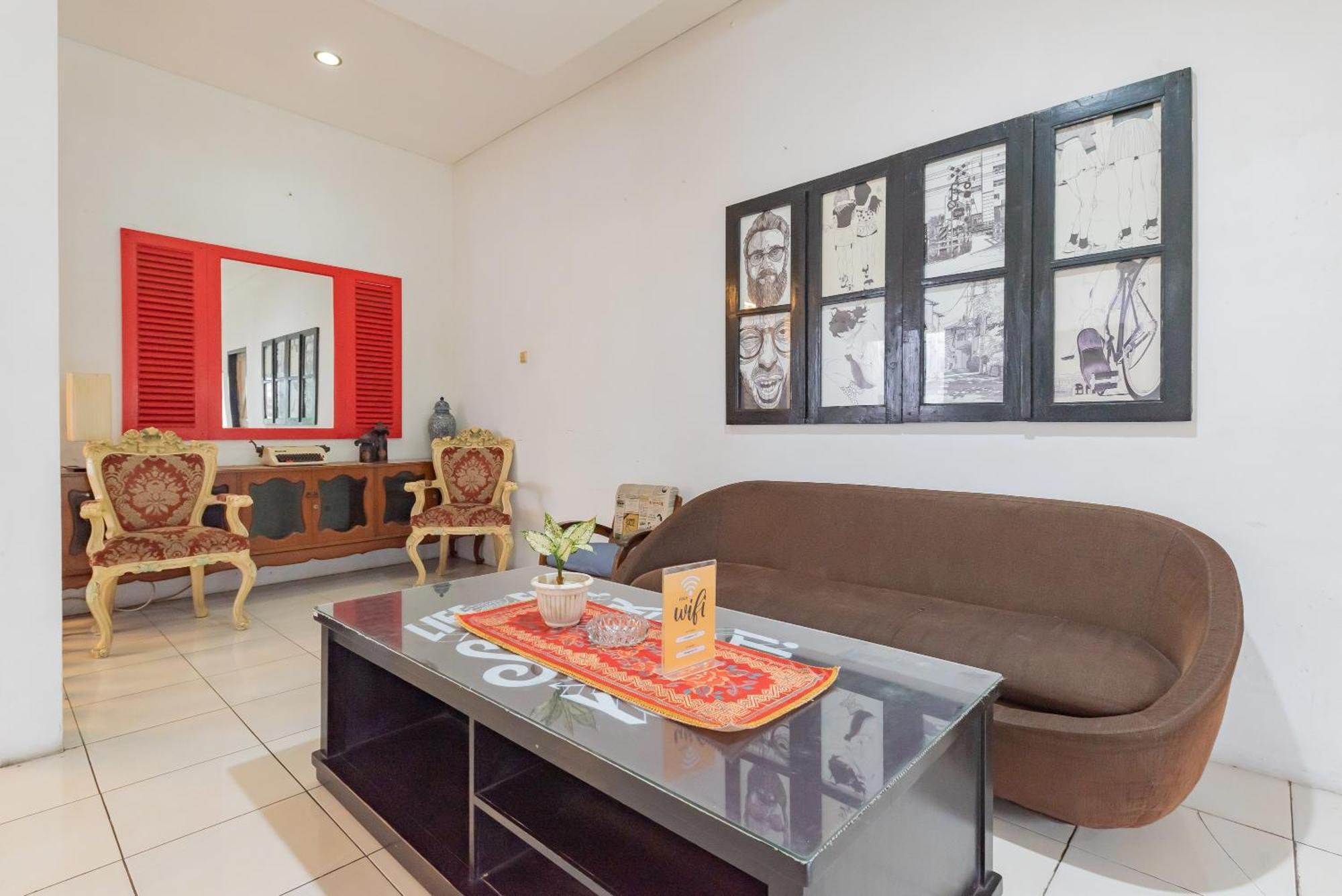 Reddoorz Near Taman Kota Lapang Merdeka Сукабуми Екстериор снимка