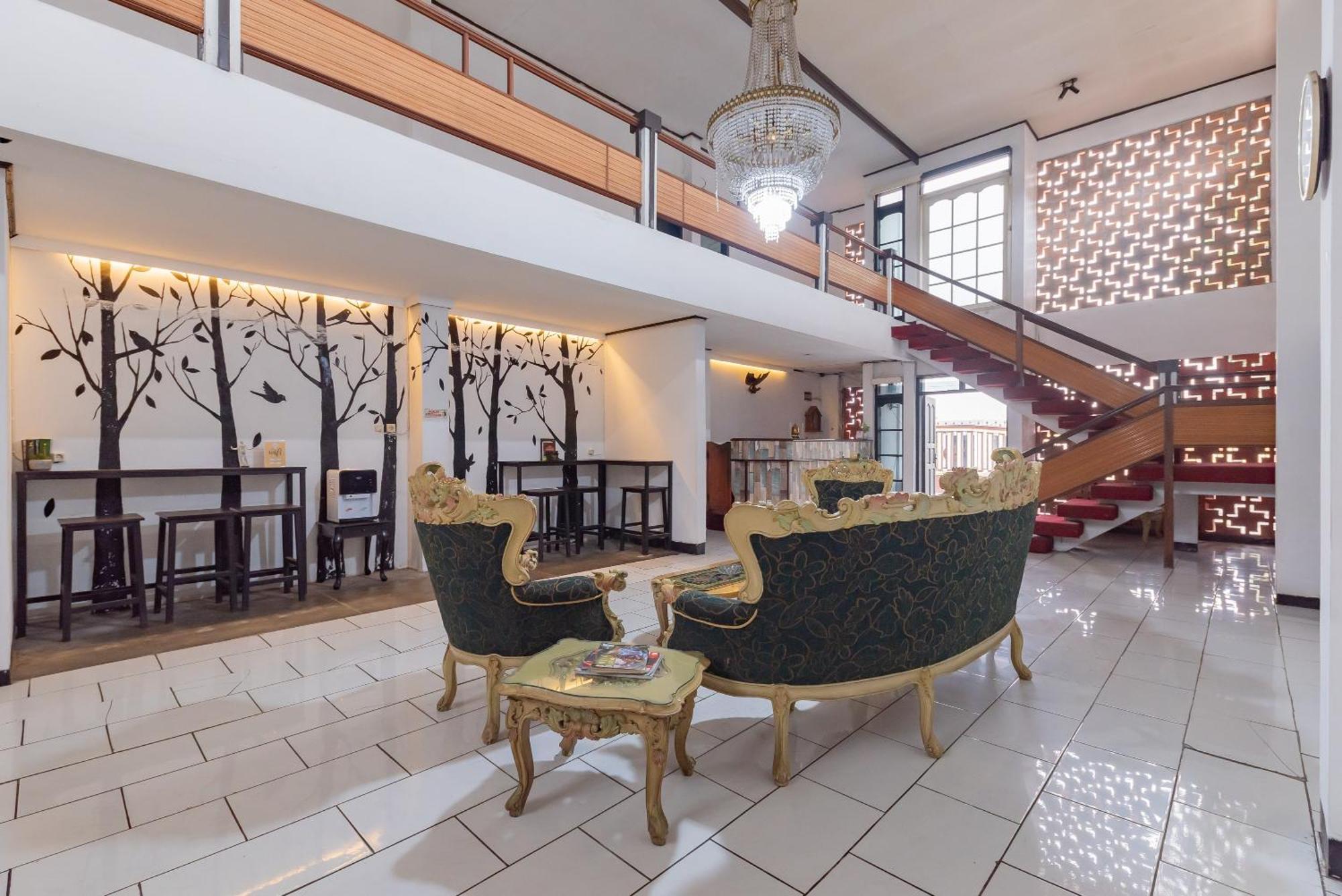 Reddoorz Near Taman Kota Lapang Merdeka Сукабуми Екстериор снимка